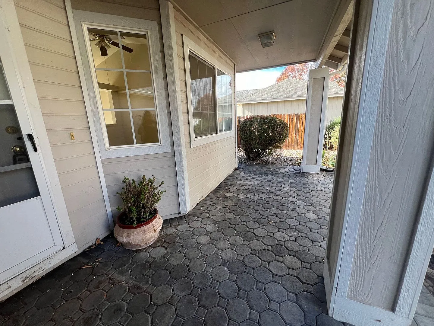 Charming 3/2/2 Home In Gardnerville *Must See* — Photo 4