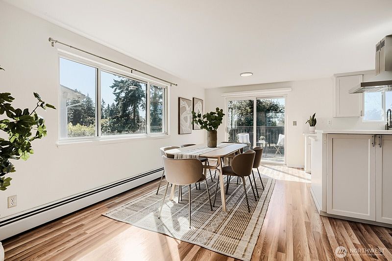 3rd image of 15433 22nd Avenue SW