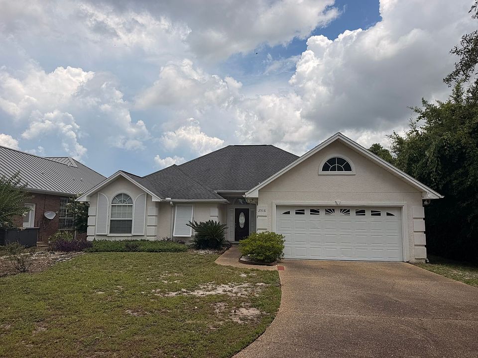 1st image of 2516 Country Club Dr