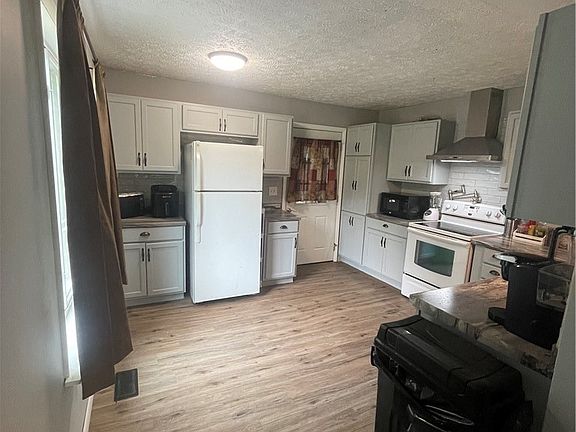 4th image of 7660 Johnson Rd