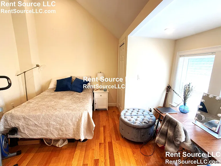537 Main St #2 — Photo 37