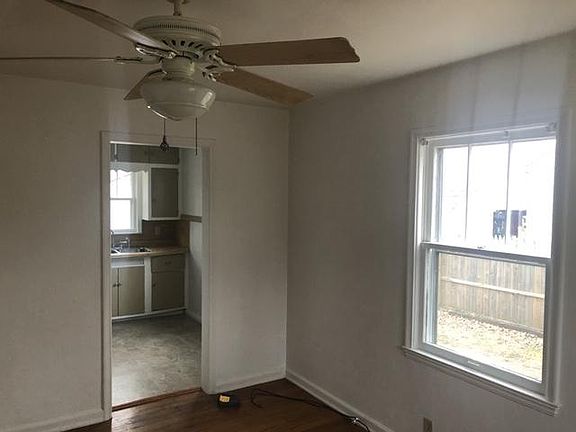 3rd image of 19758 Southland Ave