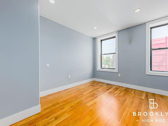 4th image of 992 Atlantic Ave #2R
