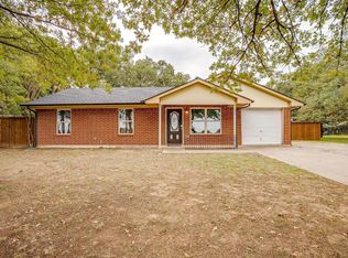 908 Dunaway Ln, Azle, TX 76020