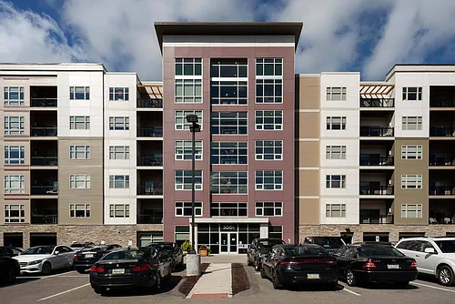 Cosmopolitan Apartments Photo 1