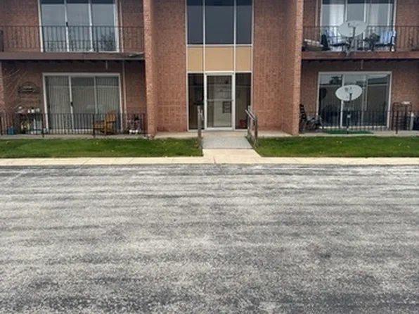 18340 Cherry Creek Dr APT 7, Homewood, IL 60430
