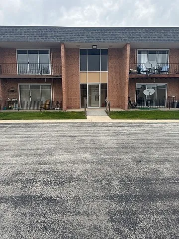 18340 Cherry Creek Dr APT 7 photo 1