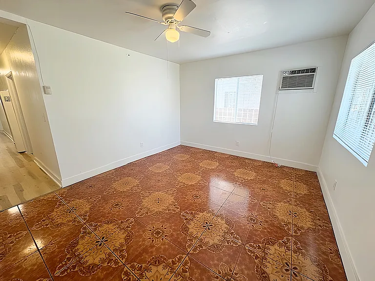 1512 W 53rd St #1512 — Photo 2