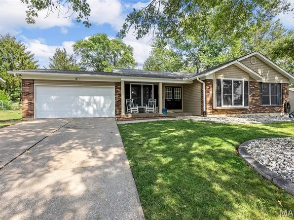 10 Weatherby Dr, Saint Peters, MO 63376
