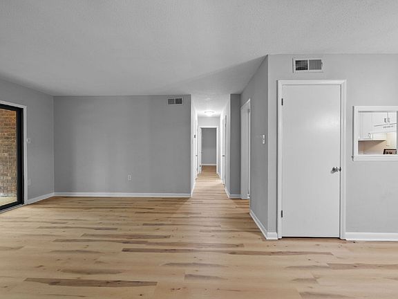 5th image of 500 Umstead Dr #103E