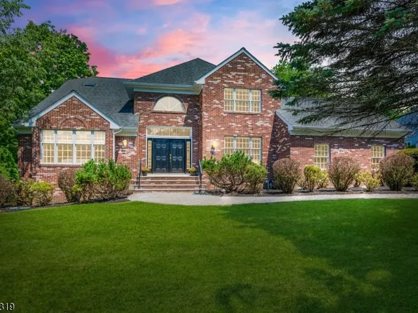 15 Stacey Ct, Long Hill Twp., NJ 07946