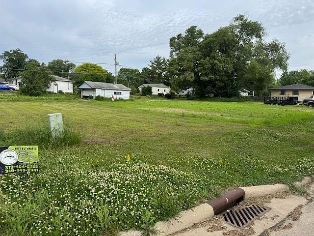 2nd image of Plainview & Shirley St