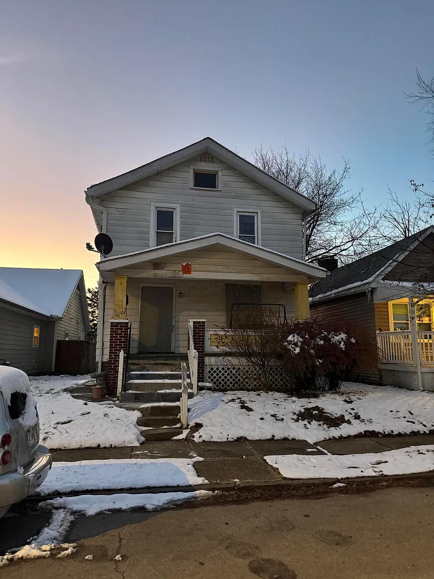 341 S Wheatland Ave photo 1