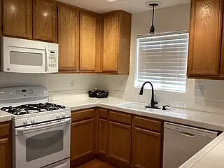 2408 W Valley Vis — Photo 3