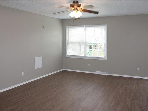5th image of 111 SE Brentwood Dr