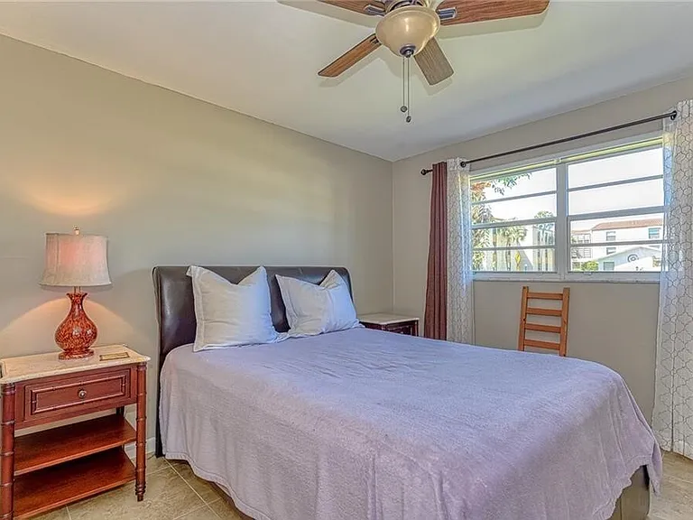 4290 Gulfstream Dr #5-1 — Photo 11