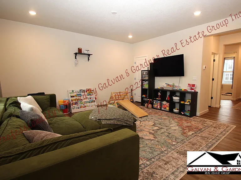 9803 Blaurock Dr — Photo 7