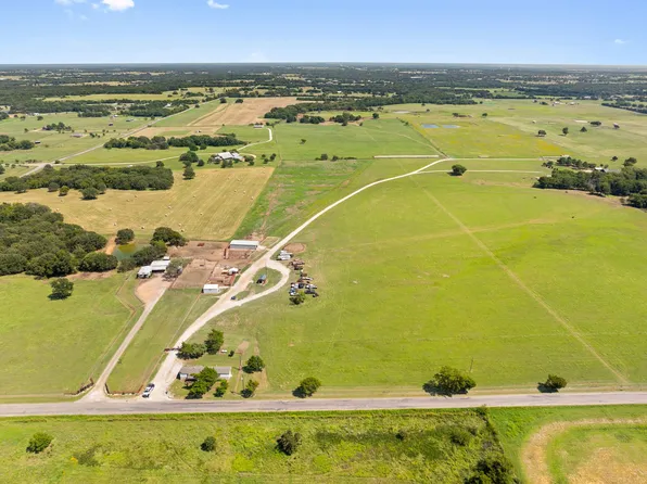 204 County Road 107, Whitesboro, TX 76273
