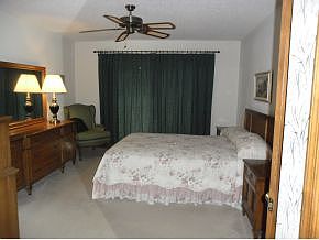 5th image of 512 Marion Oaks Dr