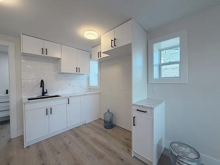 22 Grant Ave — Photo 17