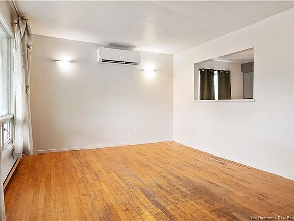 3rd image of 35 Churchill St