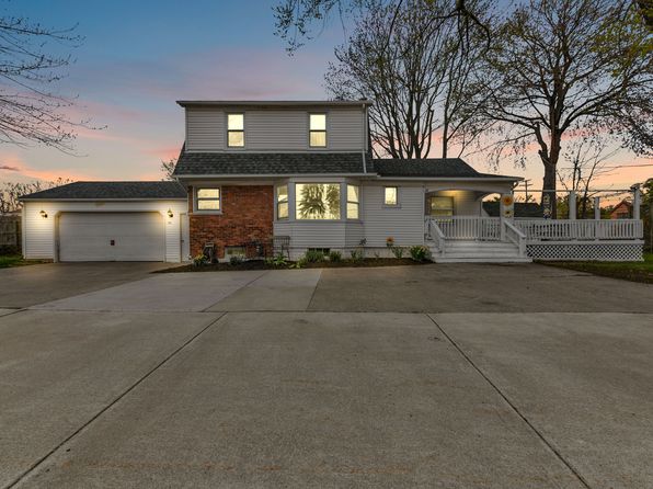 28 Gratiot Blvd, Marysville, MI 48040