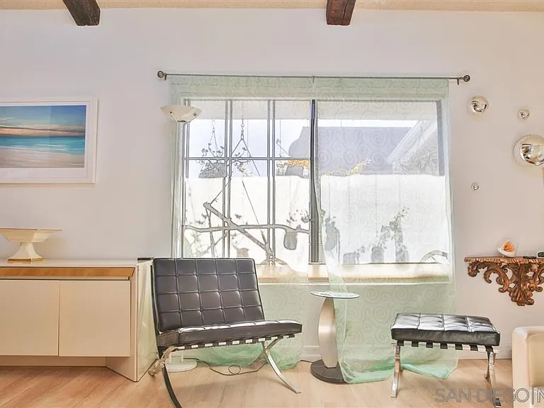 1453 Essex St #5 — Photo 4