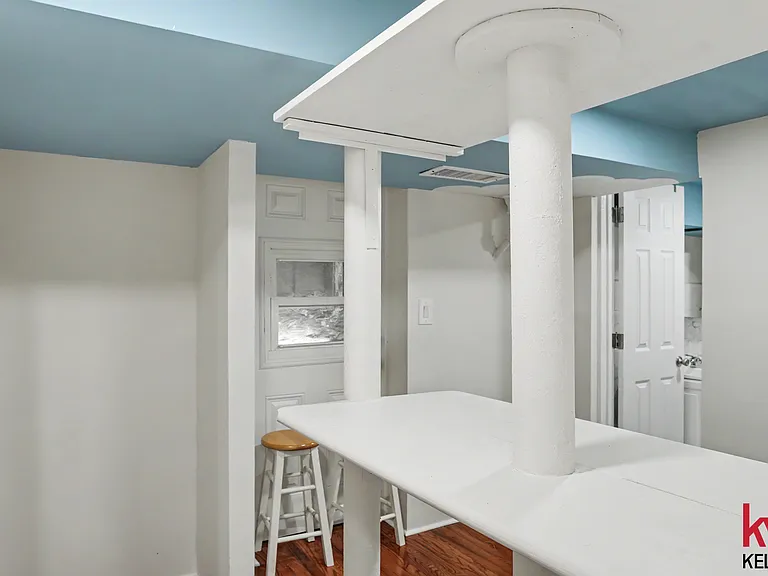 17-35 Stephen St #1B — Photo 6