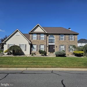 807 Blue Spruce Ln, Easton, PA, 18040