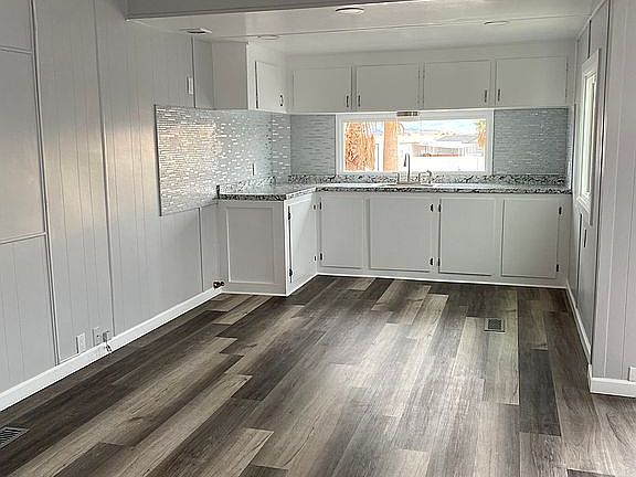 3rd image of 1100 Riverside Dr #218