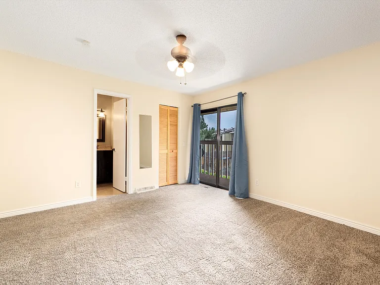 562 Vance St #D-9 — Photo 14