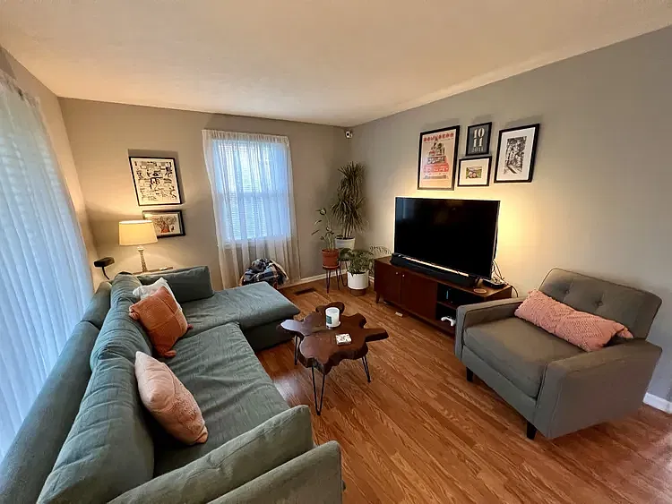 3 bed, 1636 sqft, $2,300 — Photo 4
