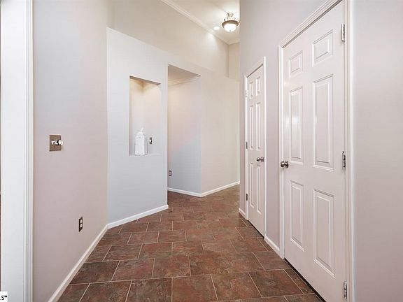 3rd image of 609 Lake Lennox Dr