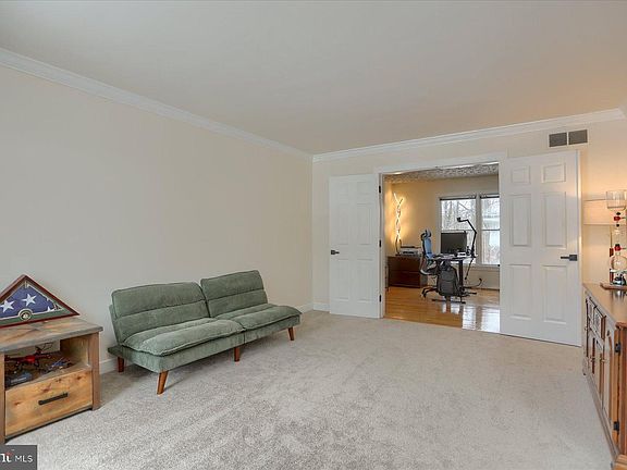 4th image of 434 Dellcrest Dr