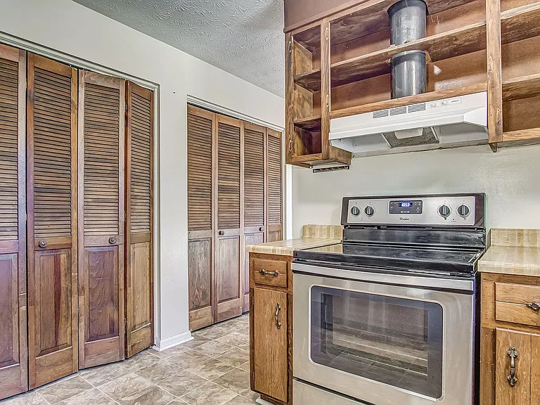 150 Arthur Cir — Photo 10