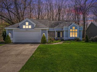19011 Sioux Dr, Spring Lake, MI 49456