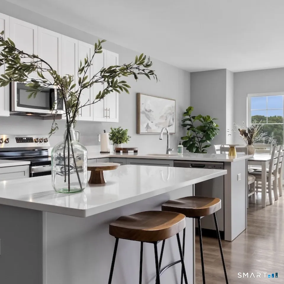 2 bed, 2.0 bath, 1029 sqft, $3,700 — Photo 1