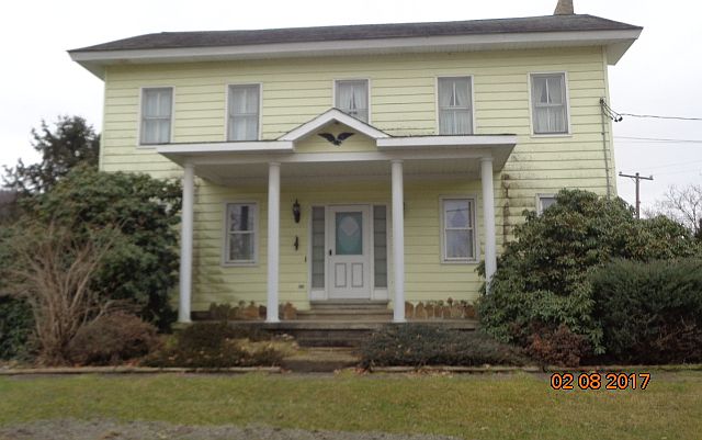 1st image of 208 Main St