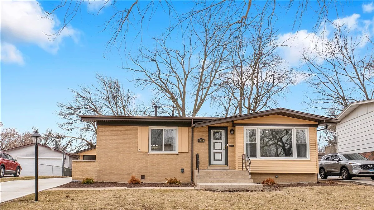 406 N Park Dr photo 1