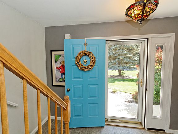 2nd image of 122 Charlton Rd