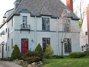 Beautiful slate, big windows & unique style!