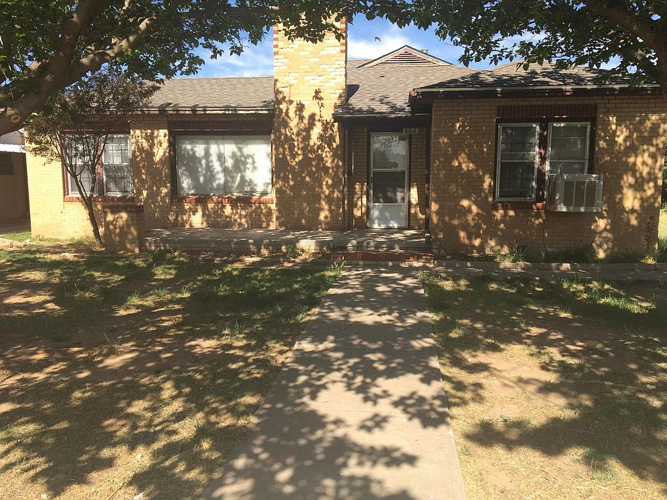 1st image of 304 S Avenue J