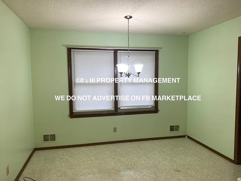 1408 SW Sunset St — Photo 8