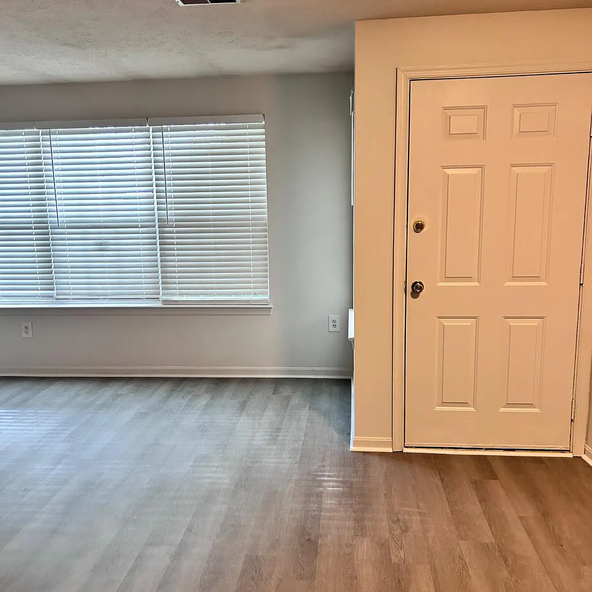 Glensford Condo — Photo 4