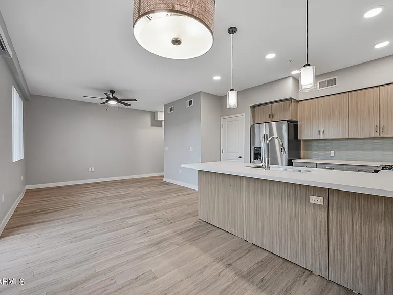 1023 W 5th St #1018 — Photo 10