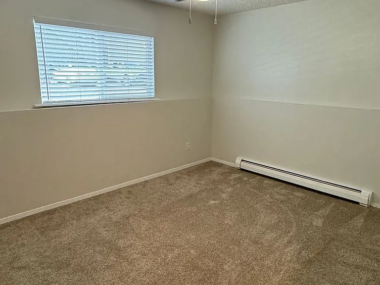 Cottonwood Creek Apartments — Photo 12