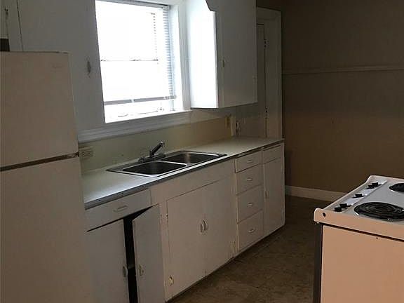 3rd image of 1217 S 3rd St APT 1