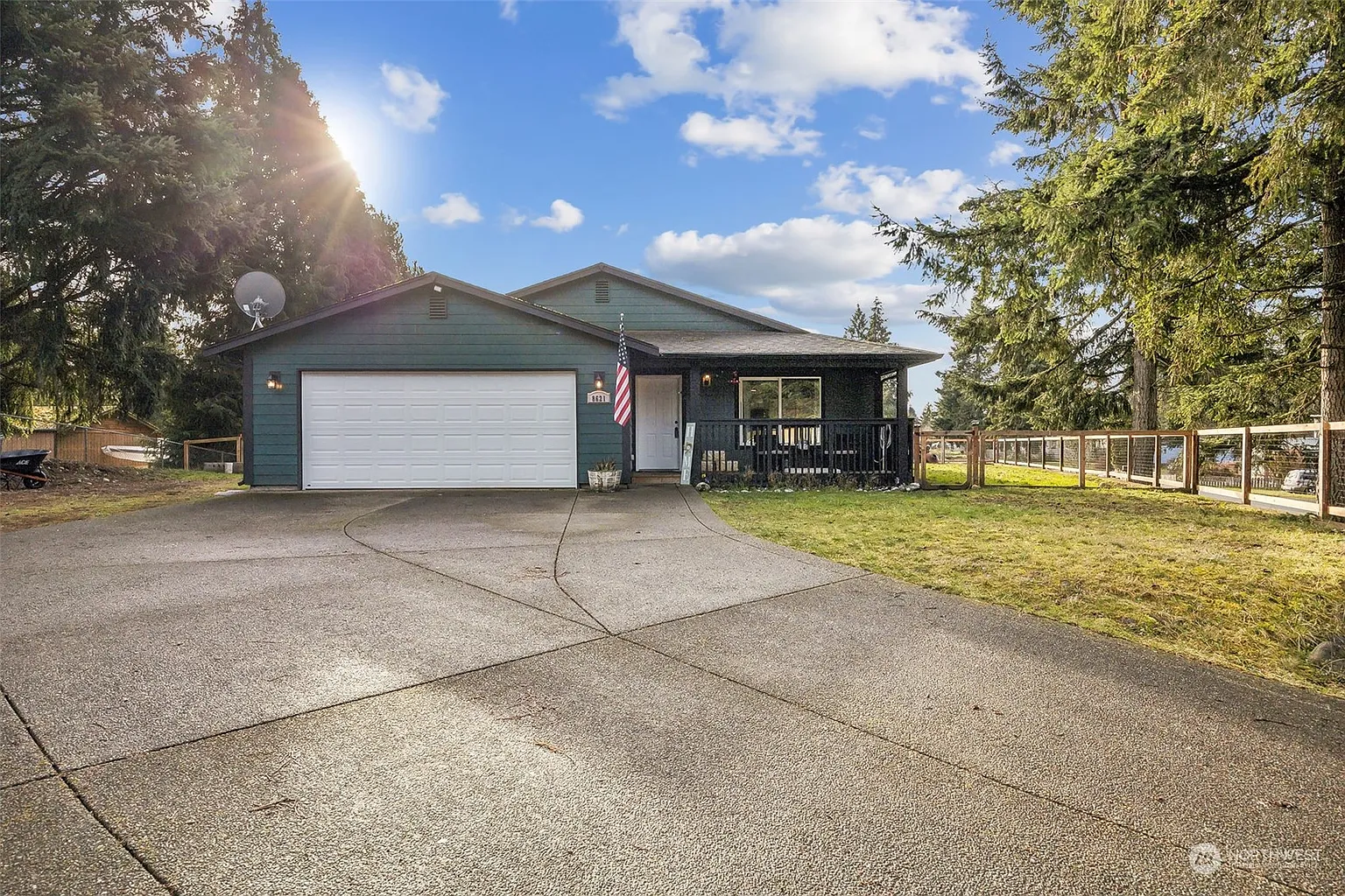 8621 Thuja Avenue SE photo 1