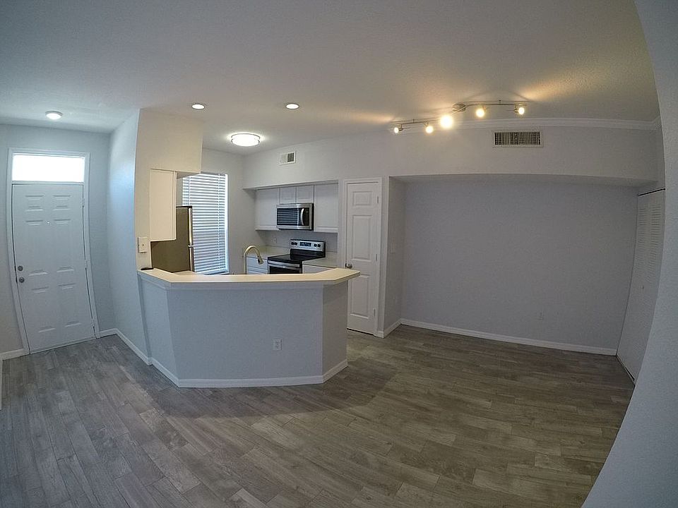 1st image of 10550 Windsor Lake Ct