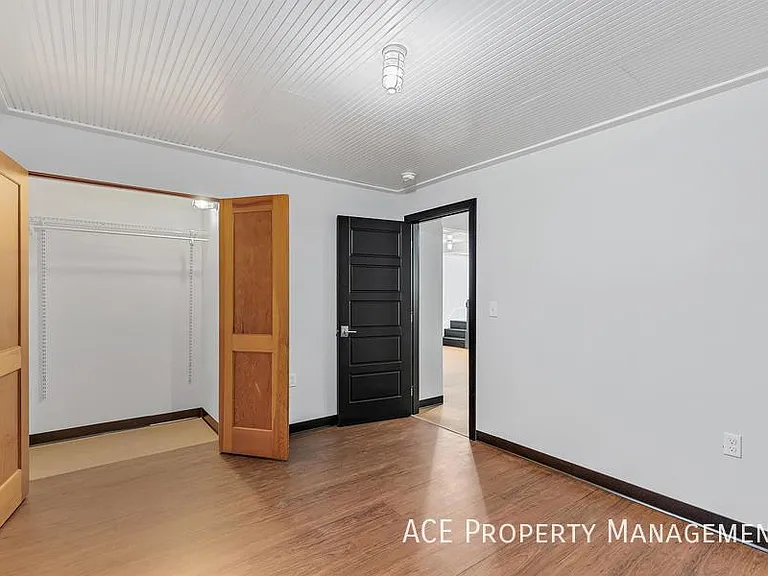 902 Dilger Ave — Photo 13
